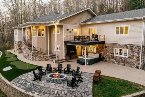 Skyland House | Mountain Mansion Estate Luxurious Family Fun