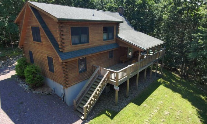 Boynton Ski Chalet | Mountain Maryland! Bear in the Woods