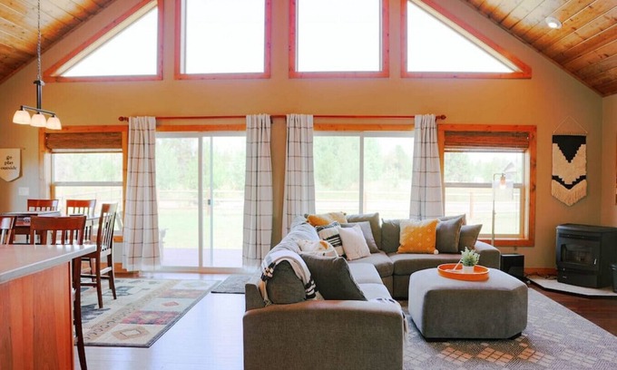 Fir Grove Estates Apartment | Mountain Meadow Retreat