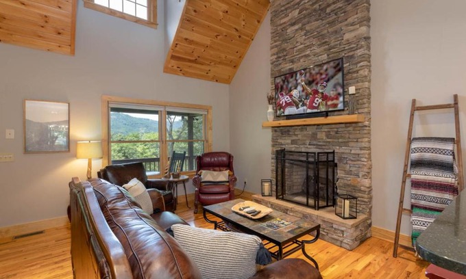 Apple Ridge House | Mountain Melody