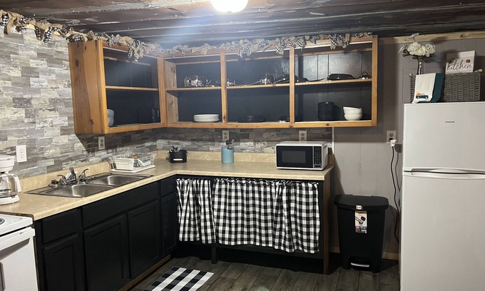 Rock View Cabin | Mountain Memories trail lodge in Pineville WV