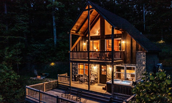 Stanardsville Cabin | Mountain Mist | 2 Bed, 2 Bath