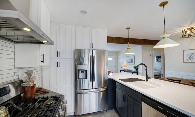 Frasier Meadows House | Mountain Modern Home in Heart of Town 5 Mins to CU