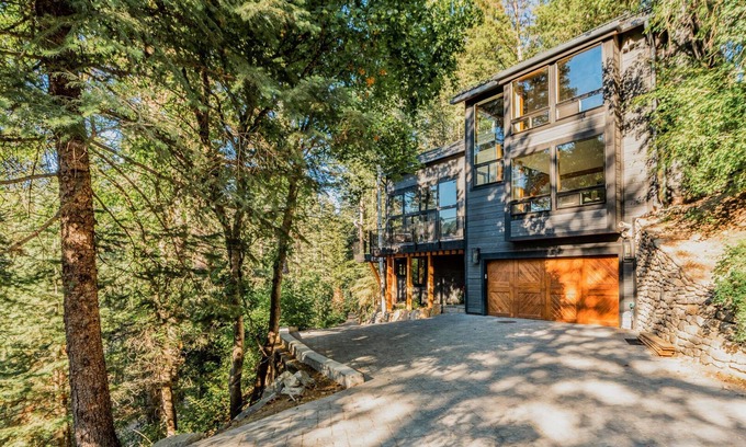 Sundance Cabin | Mountain Modern on Balsam - Modern, Clean, Comfortable, Hot Tub, Private, Wooded