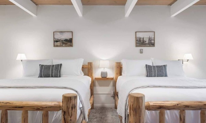 Springville Hotel | Mountain Nook Camp Nelson Lodge #4
