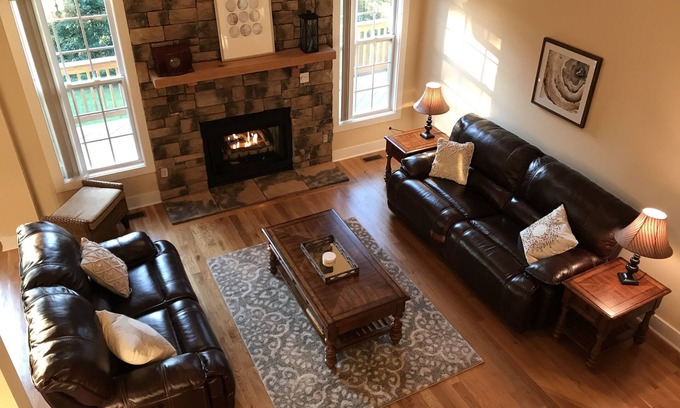 Marshall House | "Mountain Overlook" ~ Blue Ridge Luxury Retreat
