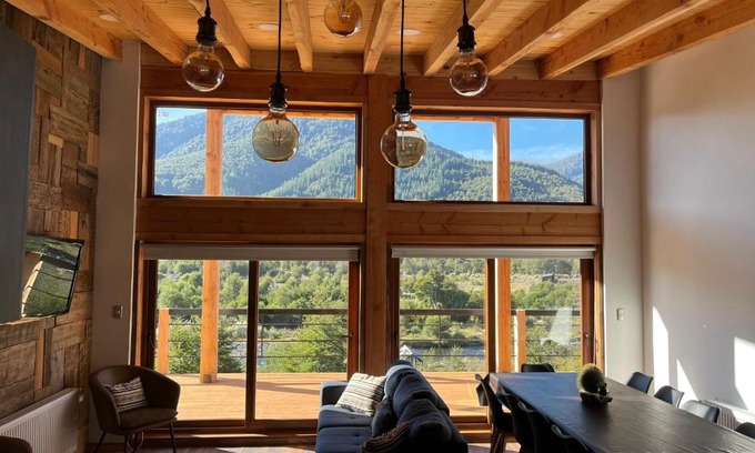 Malalcahuello Ski Chalet | Mountain Refuge with hot tub inclusive