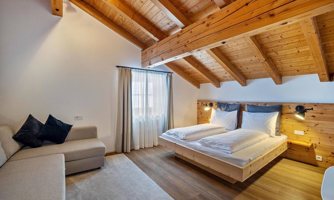 Casere Apartment | Mountain Residence" Kasern Nr 5" with Mountain View, Garden, Terrace & Wi-Fi