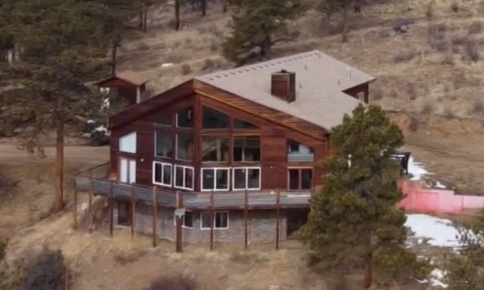 Bailey House | Mountain Retreat 37 acres, close to HWY 285, borders National Forest