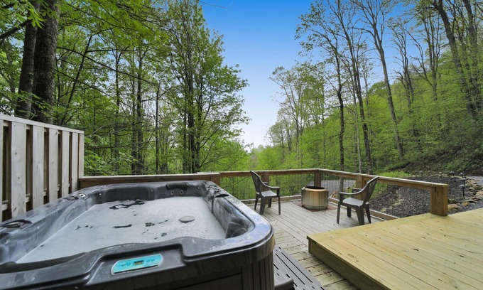 Waynesville Cabin | Mountain Retreat-Authentic Log Cabin with a Jacuzzi and FirePit