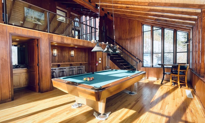 Bear Valley House | Mountain Retreat Awaits: Escape to Snowshoe Lodge in Bear Valley! 🌲✨