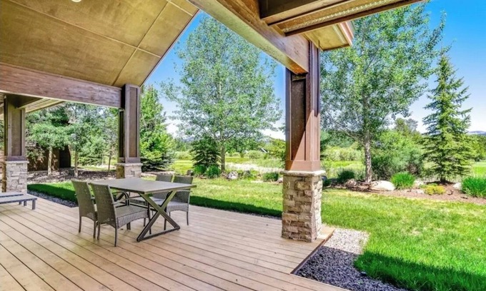 McCall House | Mountain Retreat-Golf Course-Payette Lake-Brundage-skiing-snowmobiling-Mt biking