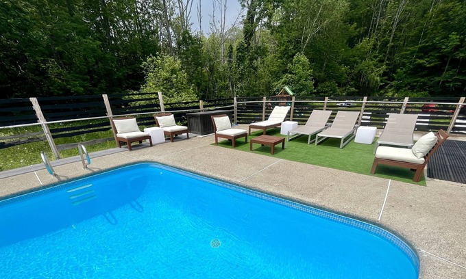 Haines Falls House | Mountain Retreat - Heated swimming pool, Sauna, IceTub, HotTub, Grill Hut & more