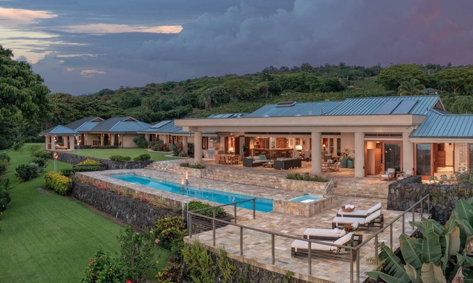Holualoa House | Mountain Retreat, Ocean views, Pool with Hot tub, Minutes to Kona Town