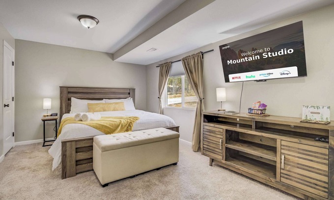 Cascade Apartment | Mountain Studio! Cozy Escape with Stunning Views