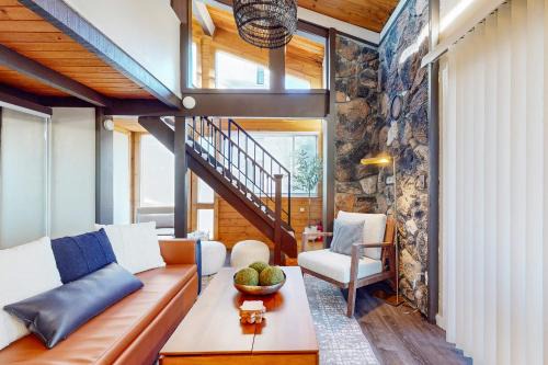 Tahoe Village Apartment | Mountain Serenity, near Ski, Golf, Casino, Lake