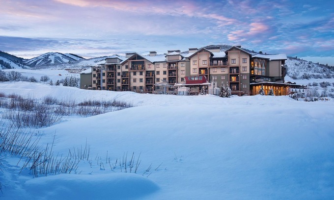 Park City Resort | Mountain Side Resort with direct Ski in/out capabilities w/Indoor pools and 2 open air hot tubs