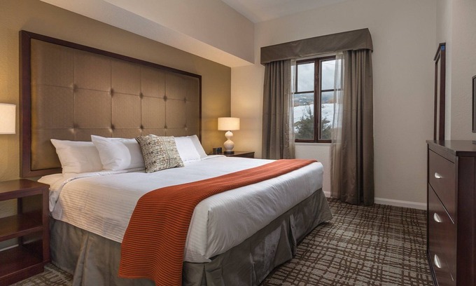 Park City Resort | Mountain Side Resort with direct Ski in/out capabilities w/Indoor pools and 2 open air hot tubs