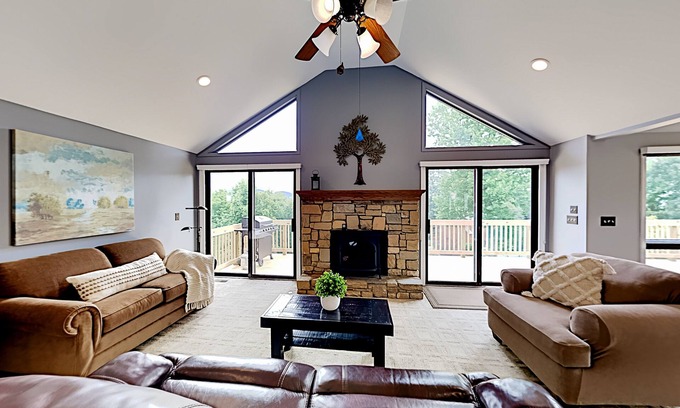 Skyland House | Mountain Songbird | Fireplace, Patio & Balcony | Serene Blue Ridge Views