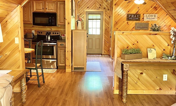Elizabethton Apartment | Mountain Studio