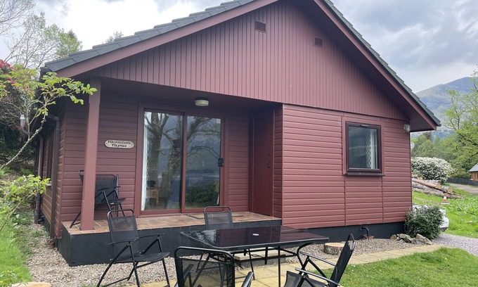 South Laggan Ski Chalet | Mountain Thyme Lodge Pet friendly lodge on Loch Lochy