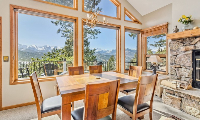 Windcliff Estates House | Mountain Time Luxury Vacation Home at Windcliff by RedAwning