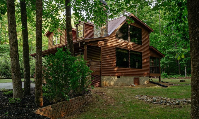 Sautee Nacoochee Cabin | Mountain Time - Luxurious rustic lodge