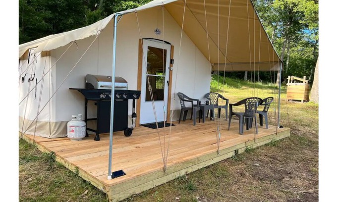 Knoxville Apartment | Mountain Top Glamping with a Priceless View!