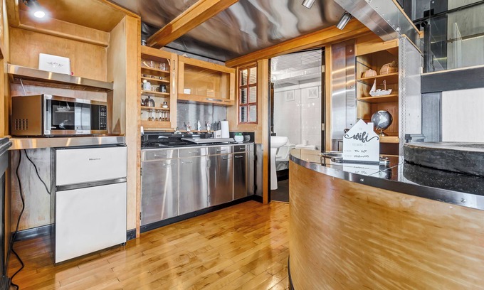 Mount Helix Apartment | Mountain top view getaway loft