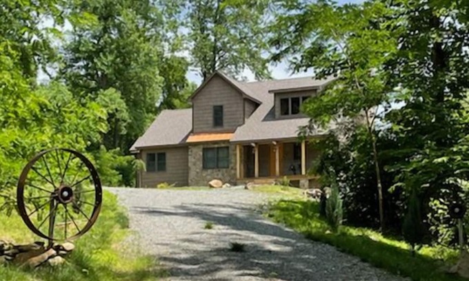 Stanardsville Cabin | Mountain Top Vista | 2 Bed, 1 Bath
