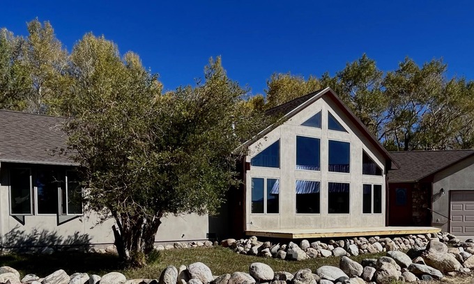 Centennial House | Mountain Valley Getaway A Peaceful Setting - Weekly Discounts!