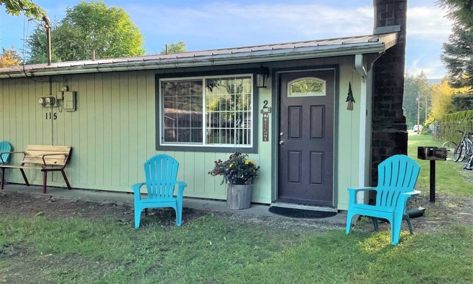 Packwood Cabin | Mountain View | 1 Bed, 1 Bath