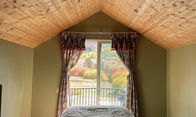 Placerville Apartment | Mountain View Apartment