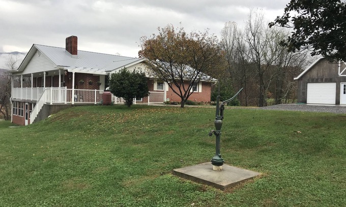 Blairsville Bed & Breakfast | Mountain View Bed & Breakfast.Fresh air, and a Relaxing time in the mountains