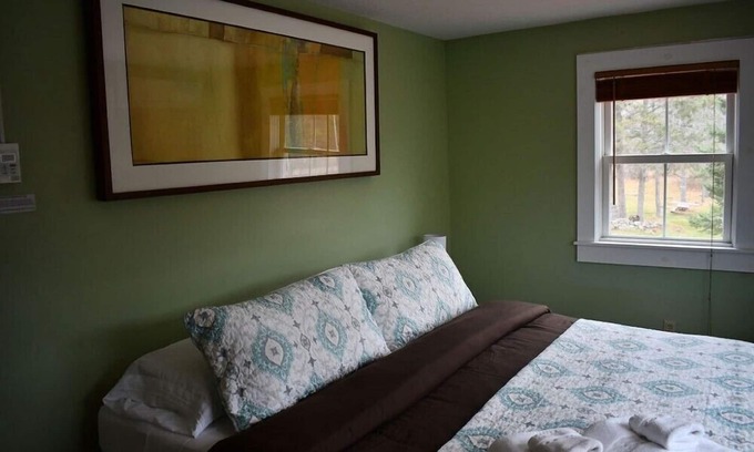 Goshen House | Mountain View/Brook Road Inn