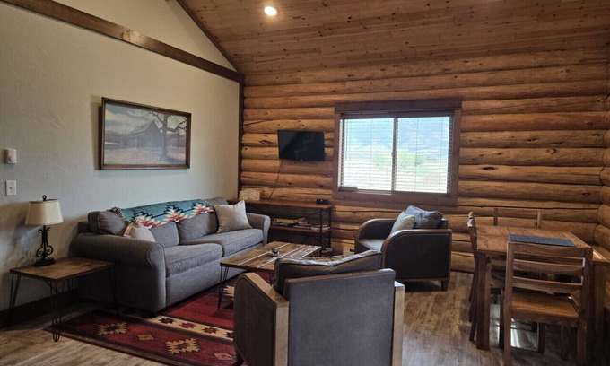 Pray Cabin | Mountain View Cabin in Pray MT