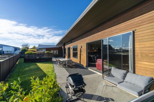 Te Anau House | Mountain View Comfort - Te Anau Holiday Home