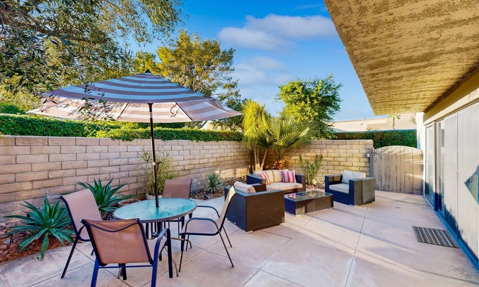 Sunrise Vista Chino Condo | Mountain-view condo in a mid-century community with 3 pools & tennis