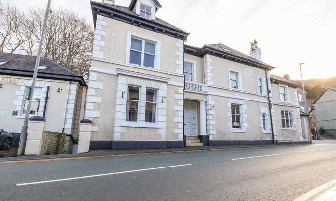 Penmaenmawr House | Mountain View