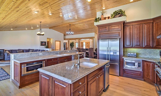 Baldwin Lake House | Mountain-View Home in Big Bear w/Wraparound Deck