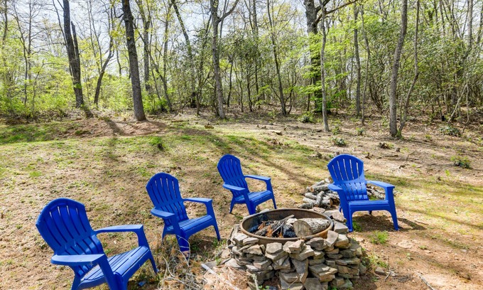 Franklin Cabin | Mountain View Home in Franklin < 9 Mi to Gem Mine!