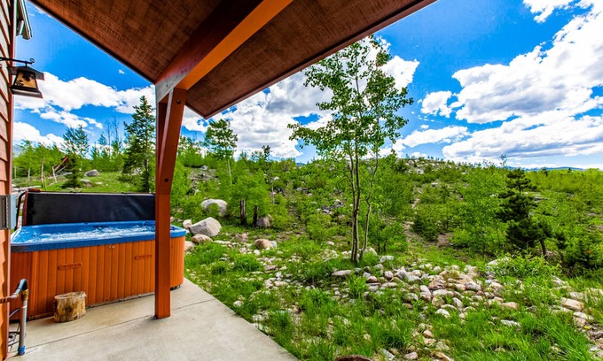 Bear Crossing House | Mountain view home with private hot tub, fireplace, WiFi, and washer/dryer