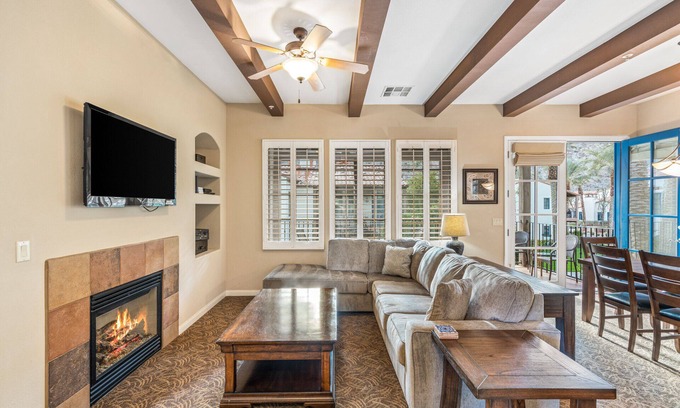La Quinta Condo | Mountain View! Luxurious Villa with Stunning Views, Pet Friendly - Upstairs with Garage (C56)