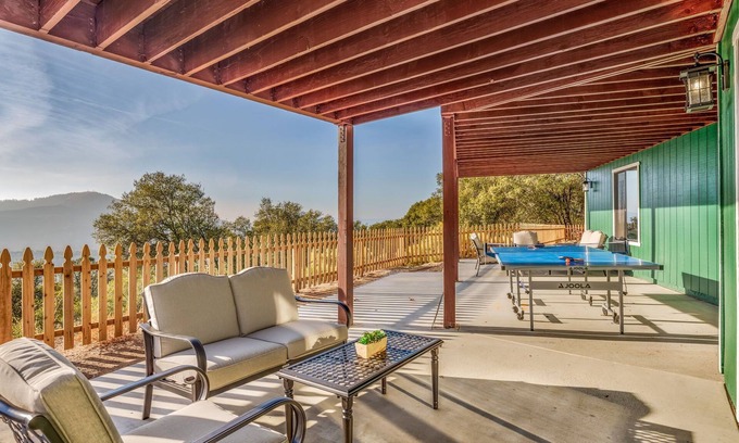 Oakhurst House | Mountain View Point | Breathtaking Balcony