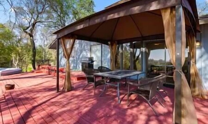 Rough and Ready House | Mountain View Retreat: Your Perfect Getaway