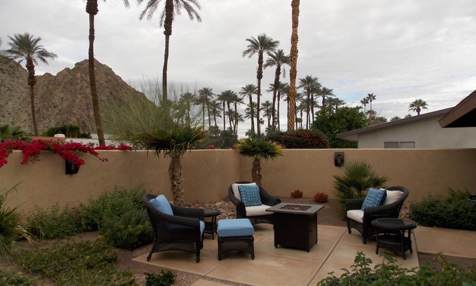La Quinta House | Mountain View Retreat