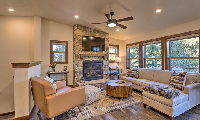 Old Town House | Mountain View Retreat, Walk to Winter Park Gondola