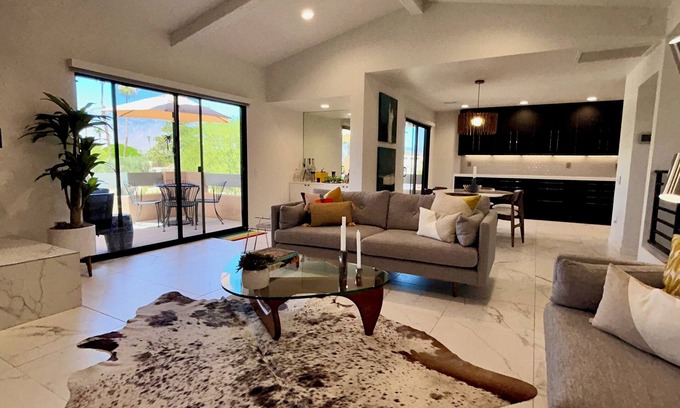 Rancho Mirage House | MOUNTAIN VIEW TOWNHOUSE: Fresh,Contemporary, 3 ensuite bedrooms, AMAZING VIEWS! A GREENDAY Property!