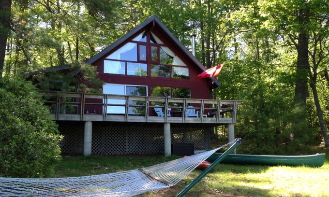 Denmark Ski Chalet | Mountain-View Waterfront Escape – Enjoy all that is Great about Fall in Maine!