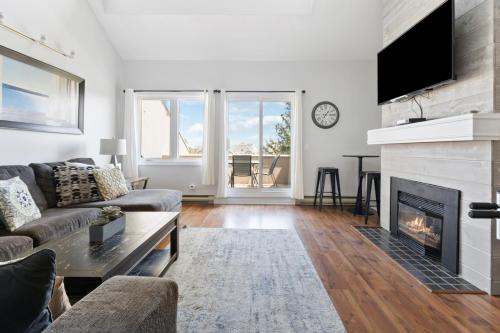 The Blue Mountains House | Mountain View Wintergreen Home 84140